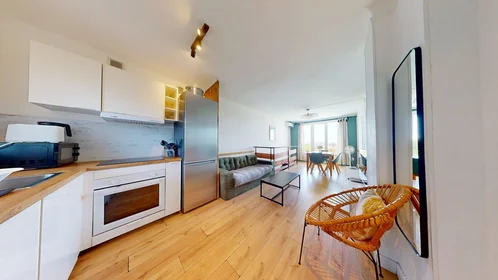 Stanza privata in 134 Boulevard de Roux Prolongé, immagine 1 di 10