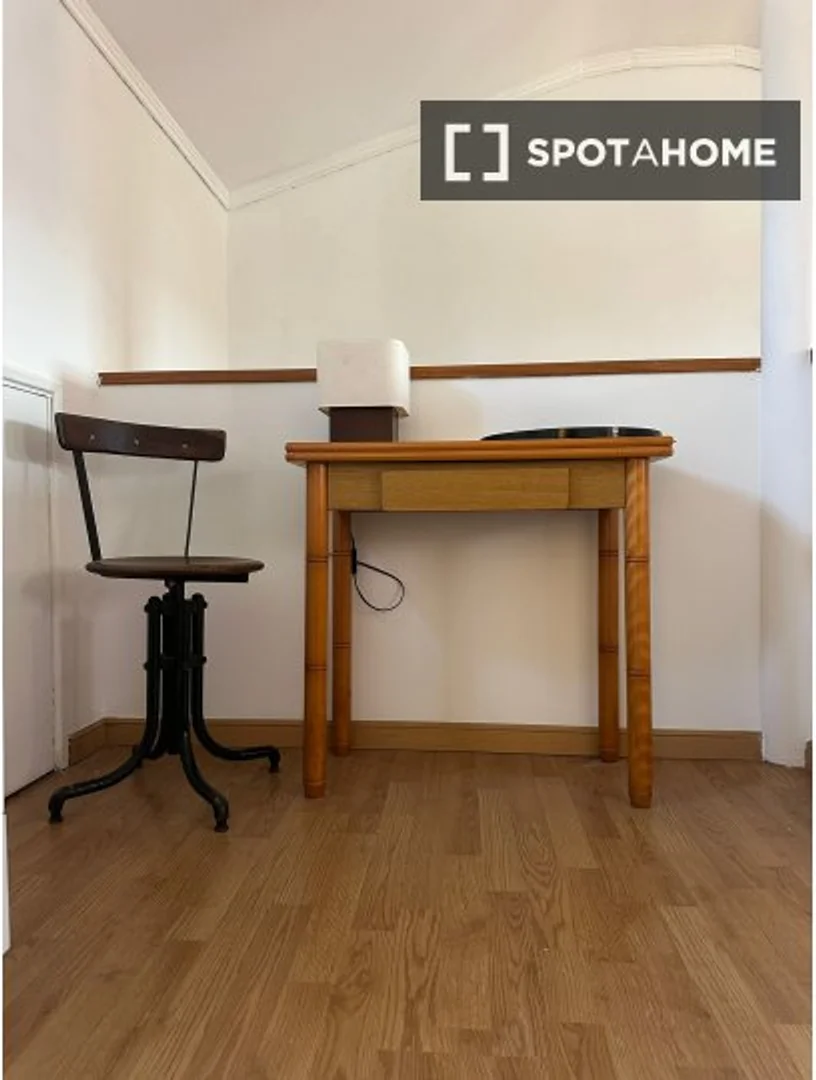 Quarto amigo do estudante em  com comodidades modernas