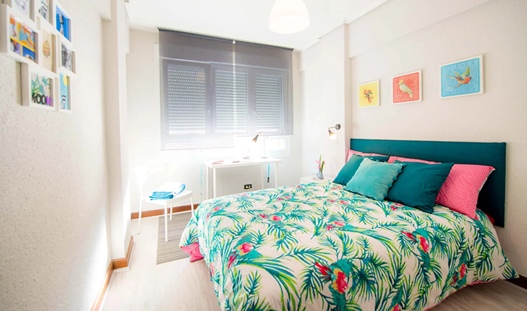 Chambre conviviale pour les étudiants dans  avec des équipements modernes