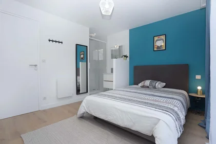 Private room at 43 Rue Félix Menetrier, 44300 Nantes, France, image 2 of 9