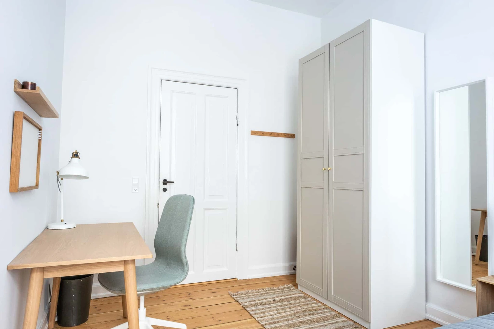 Quarto de estudante económico perto do campus em 