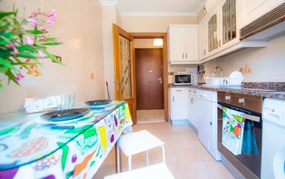 Quarto privado em Maurice Ravel Etorb., 48007 Bilbo, Bizkaia, Spain, imagem 12 de 22