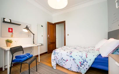 Quarto privado em 48012 Bilbao, Biscay, Spain, imagem 17 de 23