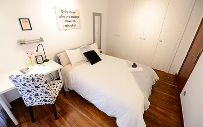 Quarto privado em Aita Esteban Pernet Kalea, 48004 Bilbo, Bizkaia, Spain, imagem 2 de 19