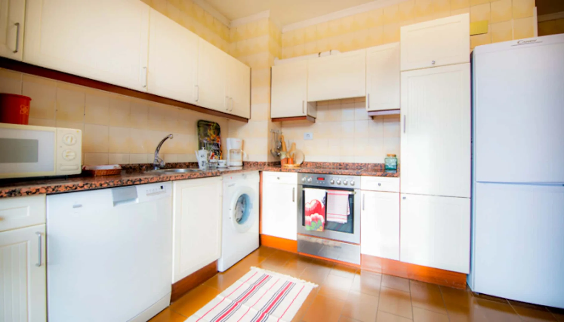 Quarto acolhedor para estudantes disponível em 