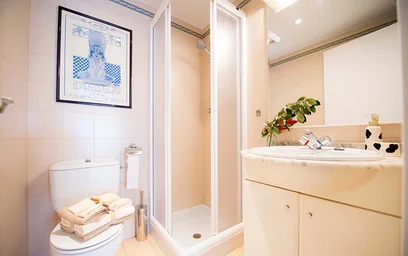 Stanza privata in Julian Gaiarre Hiribidea, 48004 Bilbo, Bizkaia, Spain, immagine 1 di 22