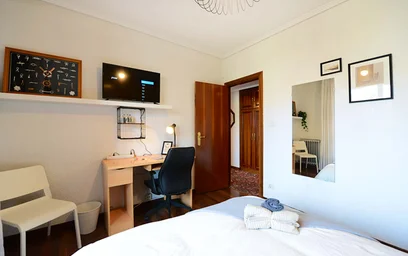 Quarto privado em Amadeo Deprit Kalea, 48006 Bilbo, Bizkaia, Spain, imagem 8 de 16