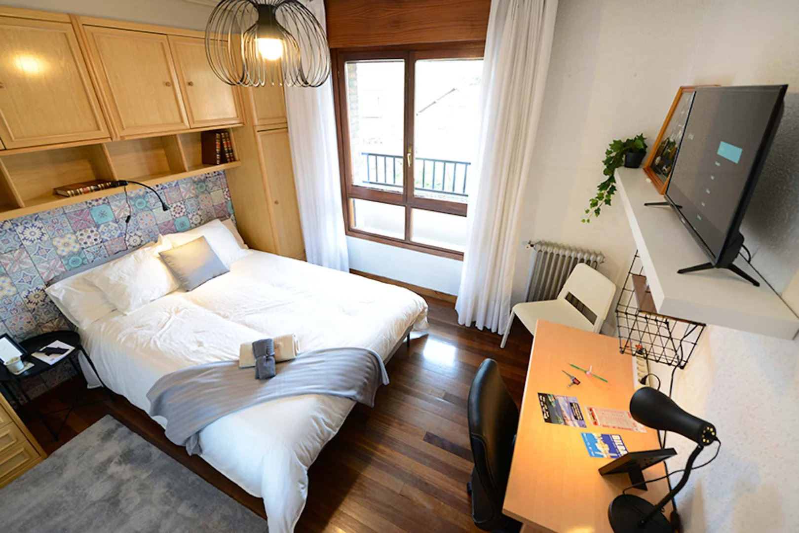 Quarto de estudante económico perto do campus em 