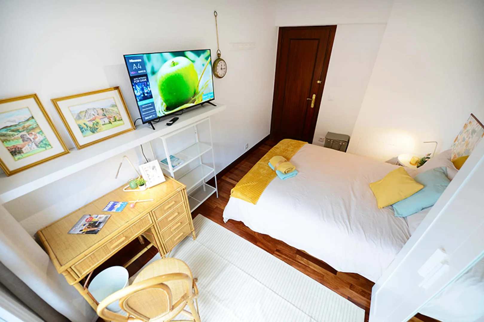 Quarto acolhedor para estudantes disponível em