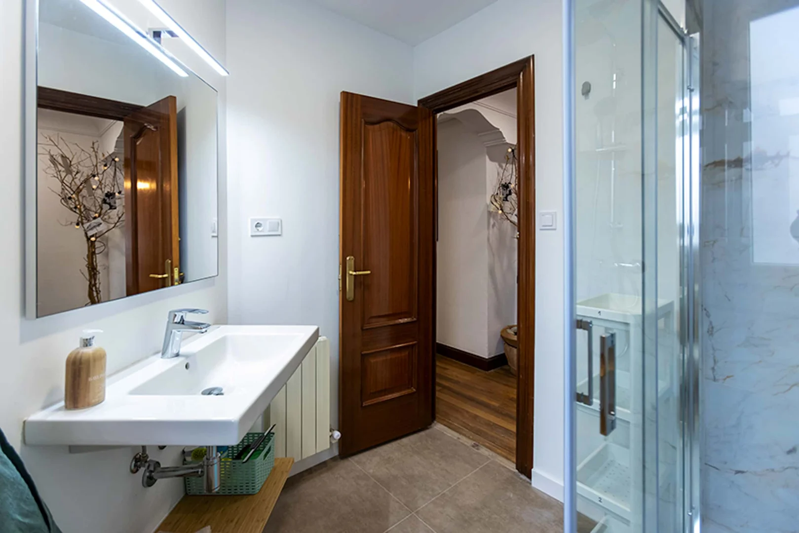 Quarto de estudante económico com localização conveniente em
