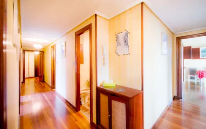 Quarto privado em Amadeo Deprit Kalea, 48006 Bilbo, Bizkaia, Spain, imagem 7 de 22