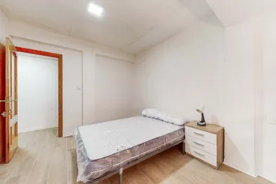 Quarto para alugar com cama de casal em Castellón De La Plana