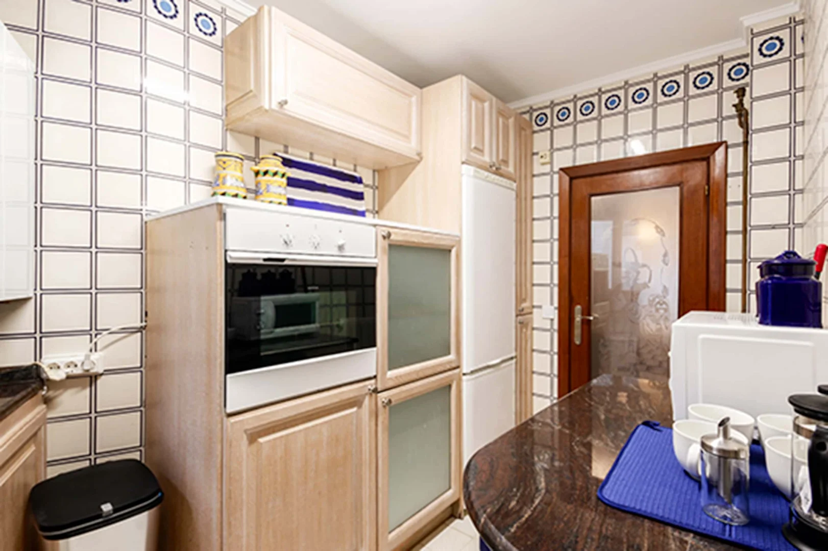 Quarto de estudante económico com localização conveniente em