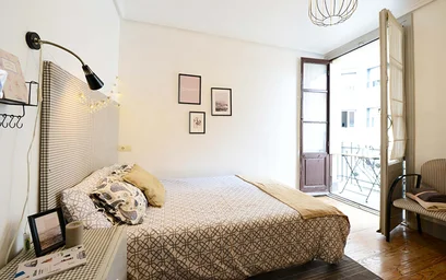 Quarto privado em Fika Kalea, 48006 Bilbo, Bizkaia, Spain, imagem 1 de 20