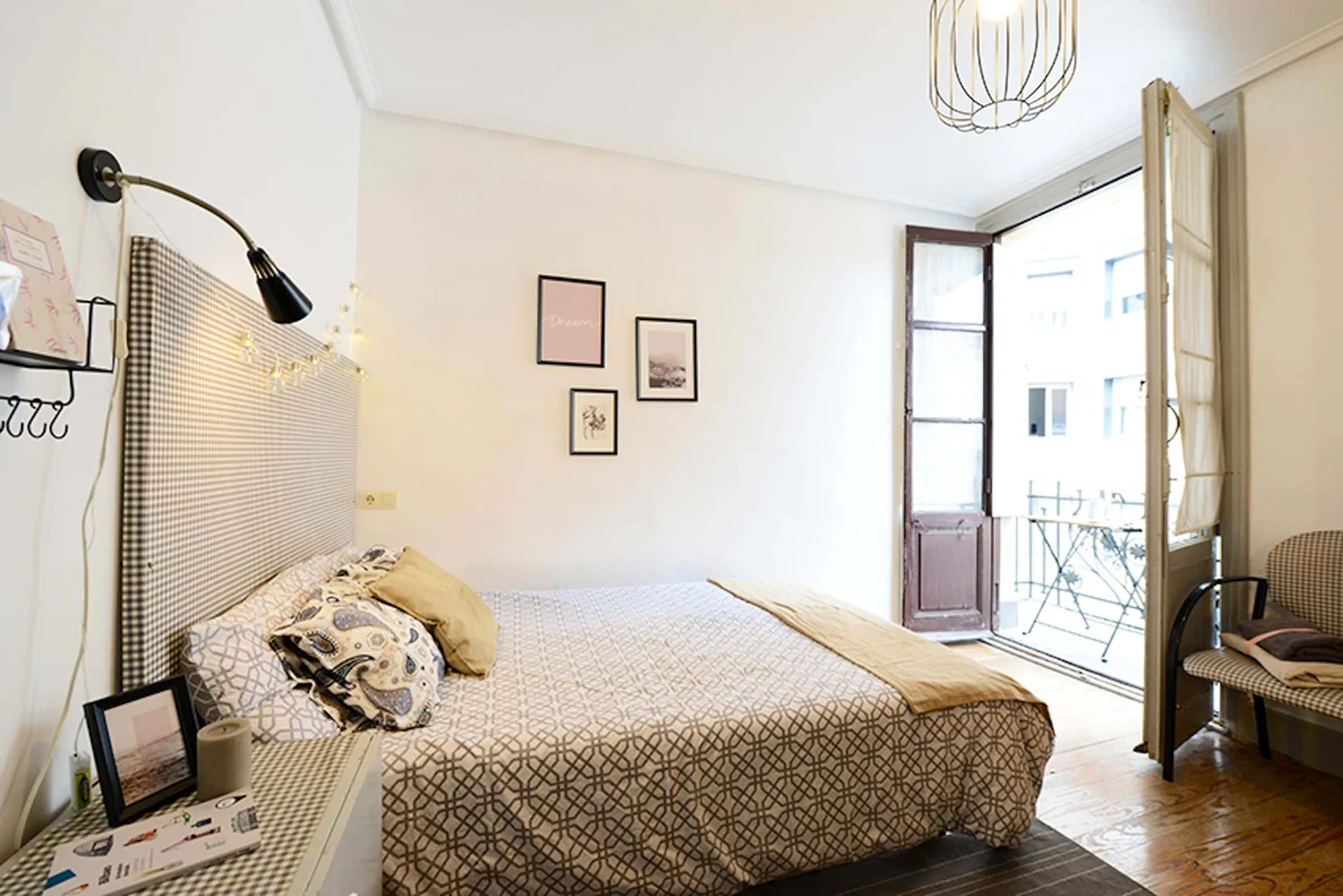Quarto acolhedor para estudantes disponível em 