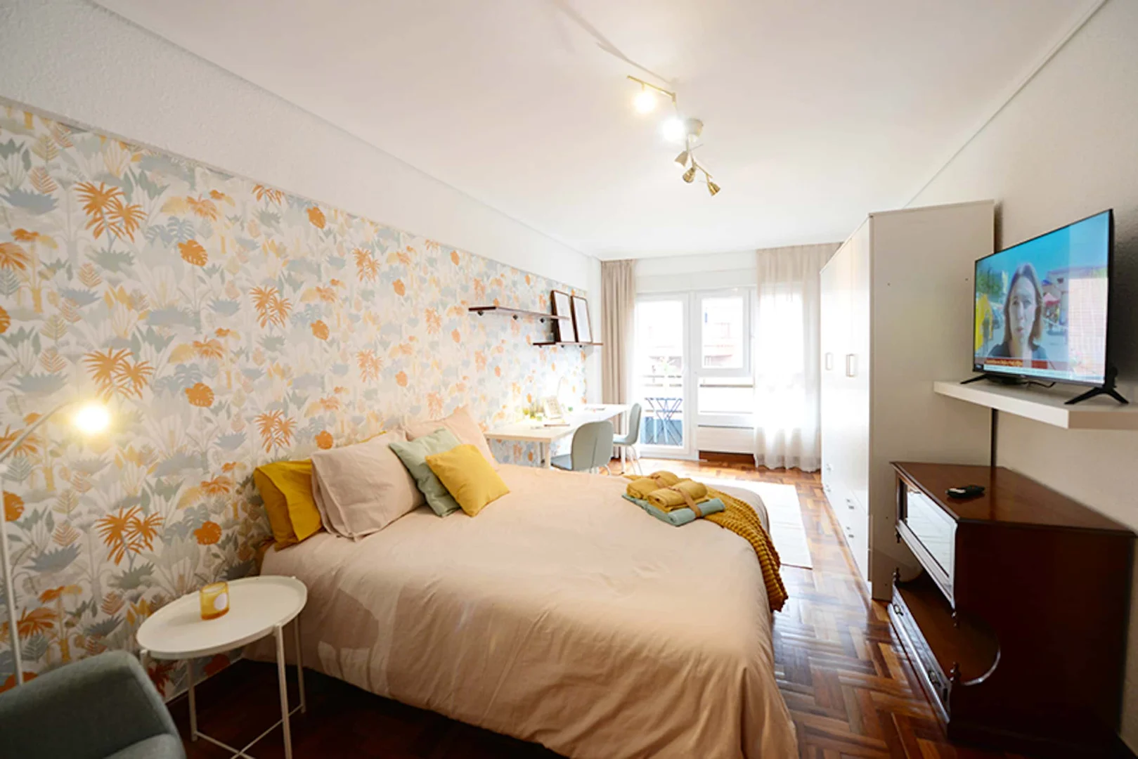 Quarto de estudante económico com localização conveniente em 