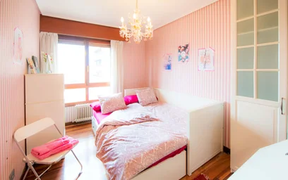 Quarto privado em Amadeo Deprit Kalea, 48006 Bilbo, Bizkaia, Spain, imagem 9 de 18