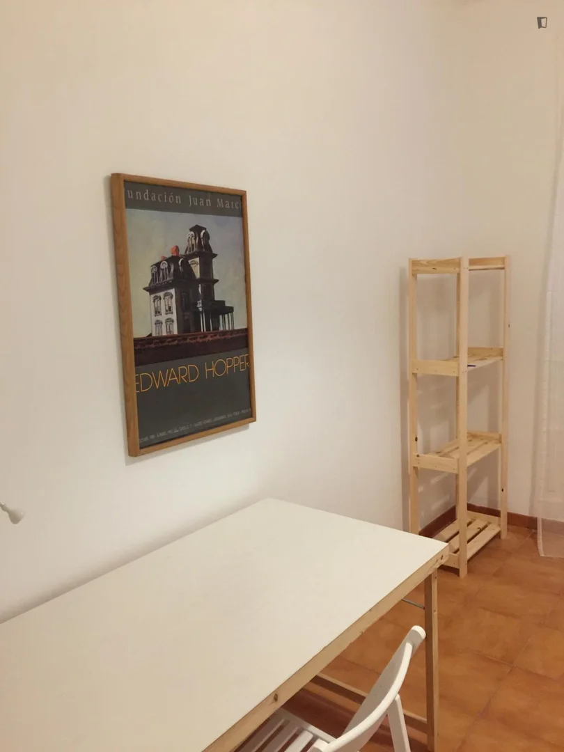 Functional student room perfect for studying in