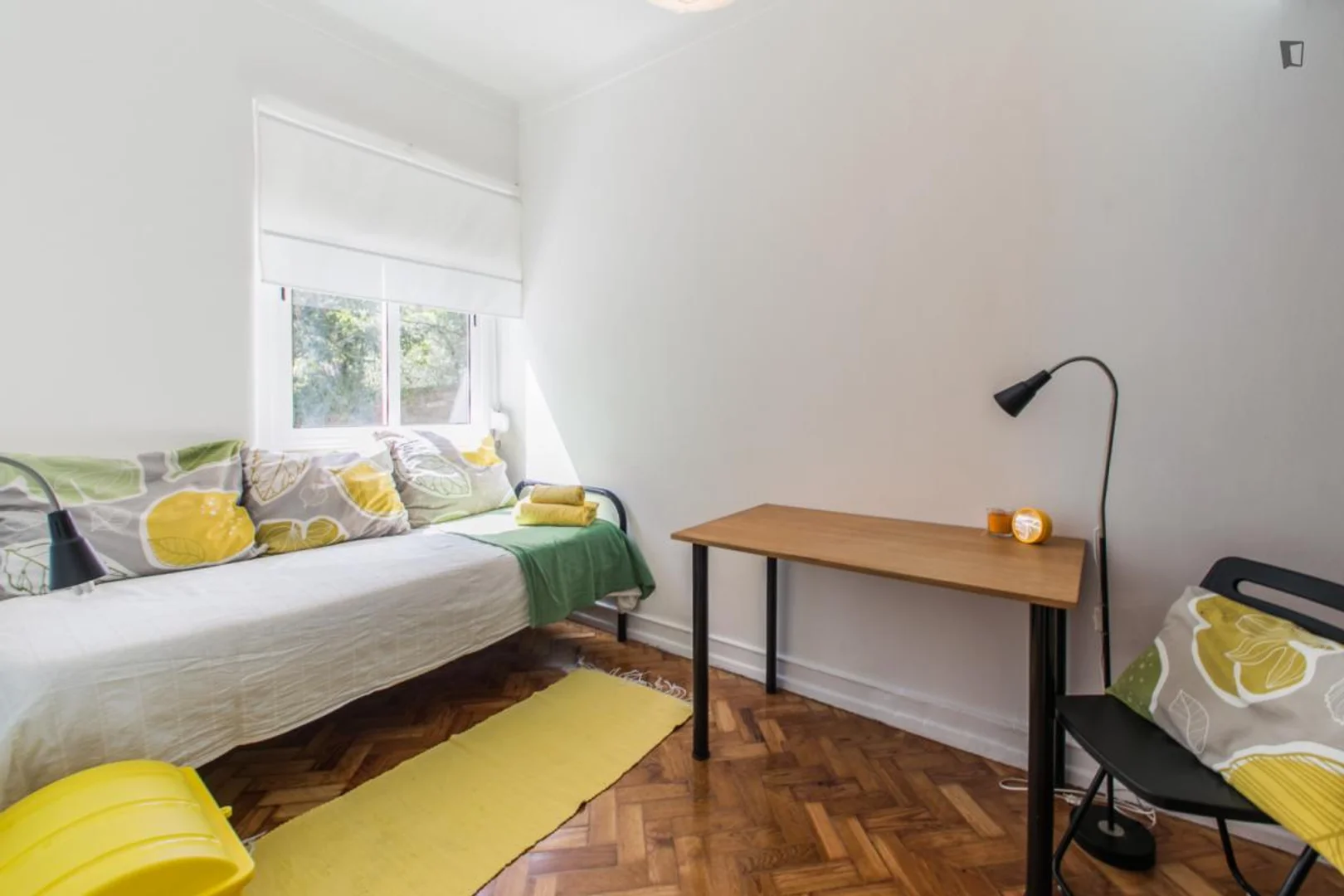 Funktionelles Studentenzimmer perfekt zum Studieren in 