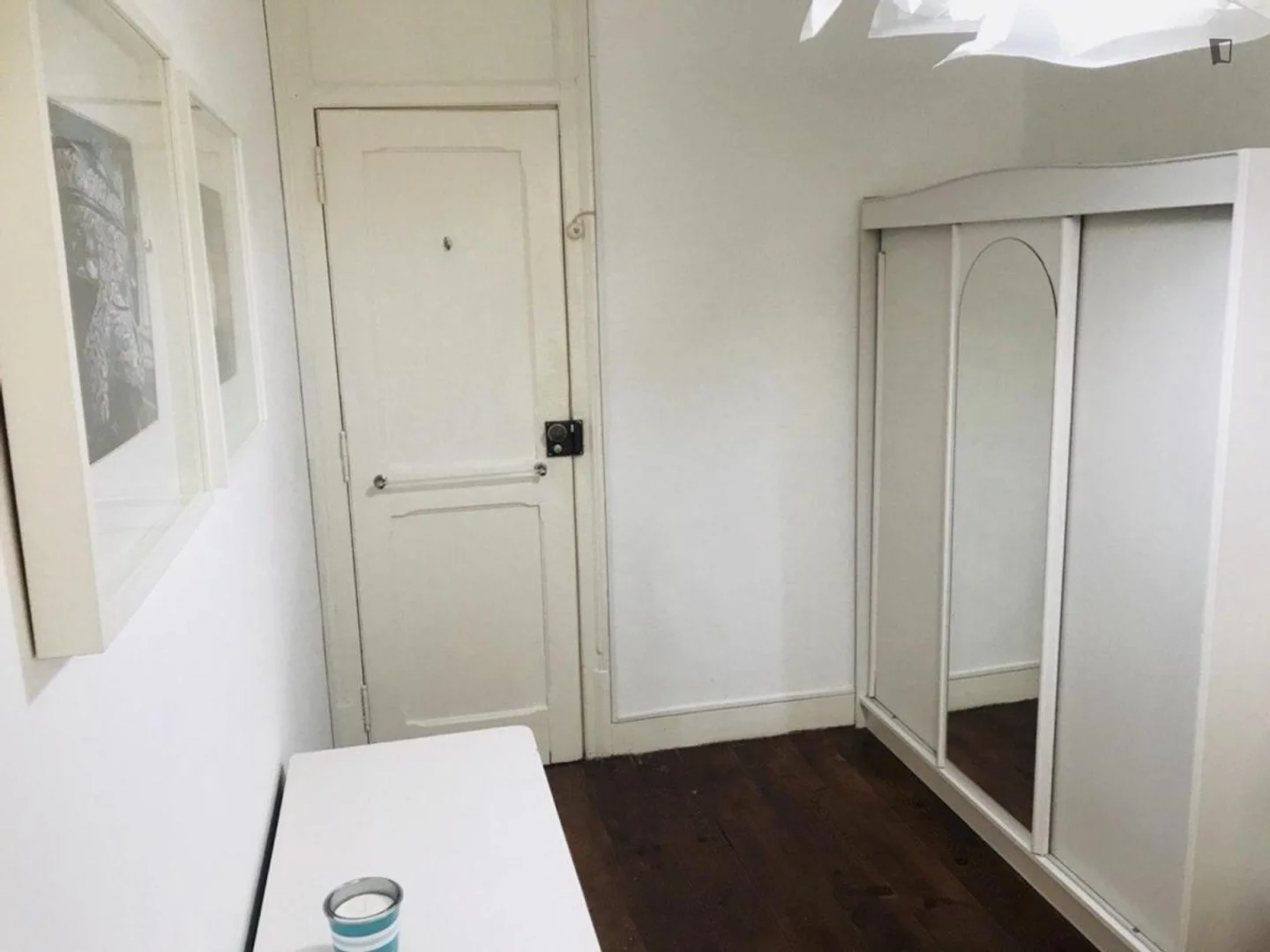 Student-friendly room in  with modern amenities