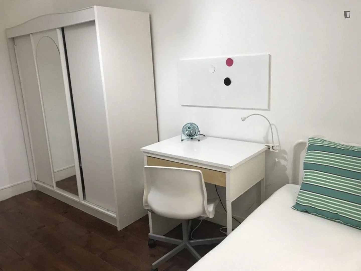 Economical student room with convenient location in 