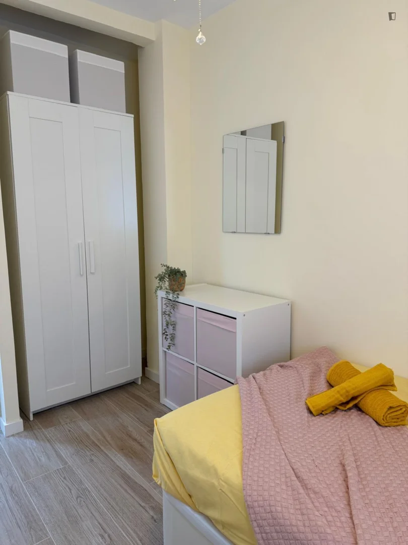 Komfortables und geräumiges Studentenzimmer in 