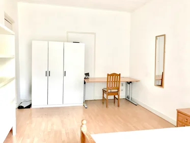 Chambre privée à Louwerslootstraat, image 1 de 7