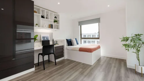Stanza privata in residence in Rhodaus Town, Canterbury CT1 2RJ, United Kingdom, immagine 18 di 23