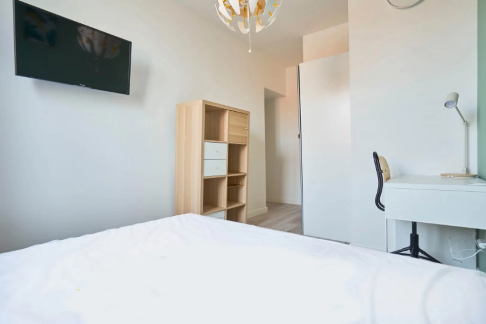 Habitación acogedora para estudiantes disponible en 