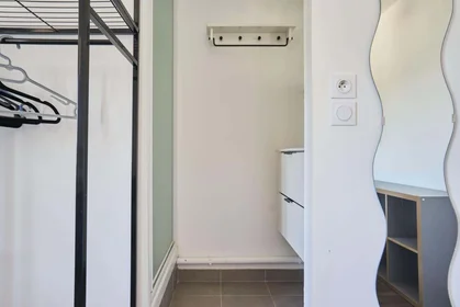 Private room at 93 Rue du Barbâtre, 51100 Reims, France, image 5 of 12