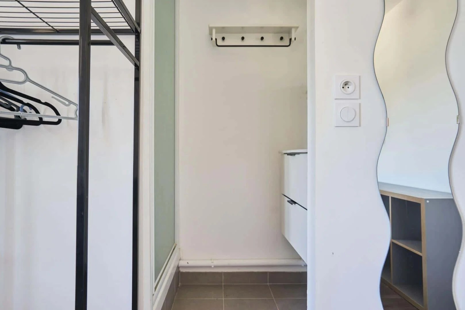 Room for rent in student apartment in , fully furnished