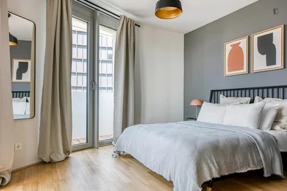 Modern and bright flat in {area}