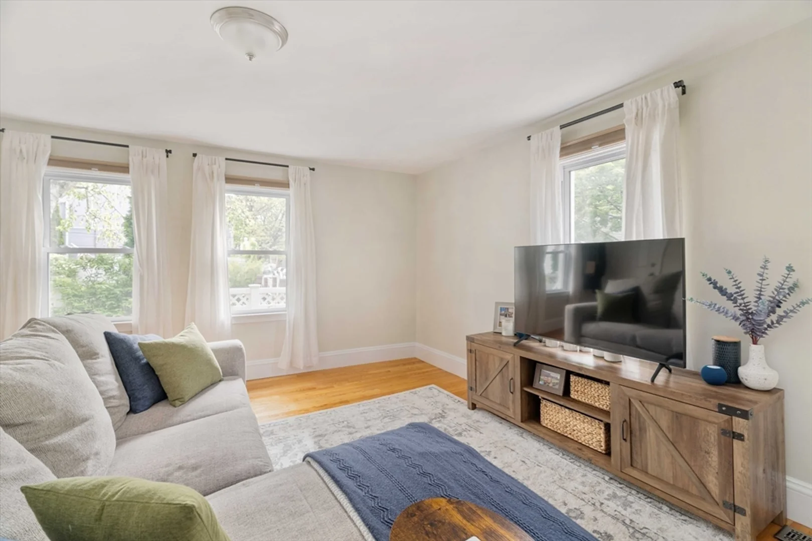 229, Hurley St., Unit 1, East Cambridge, Cambridge, MA, 02141