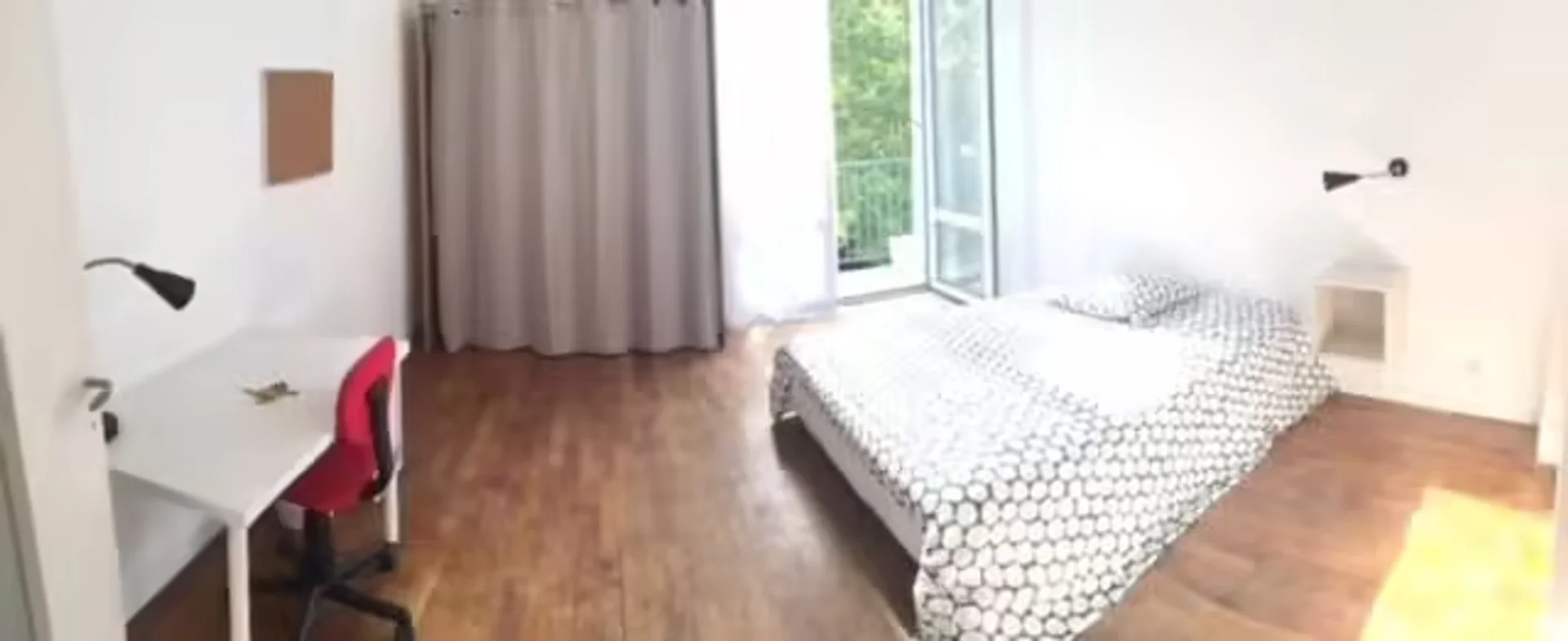 Economical student room with convenient location in 