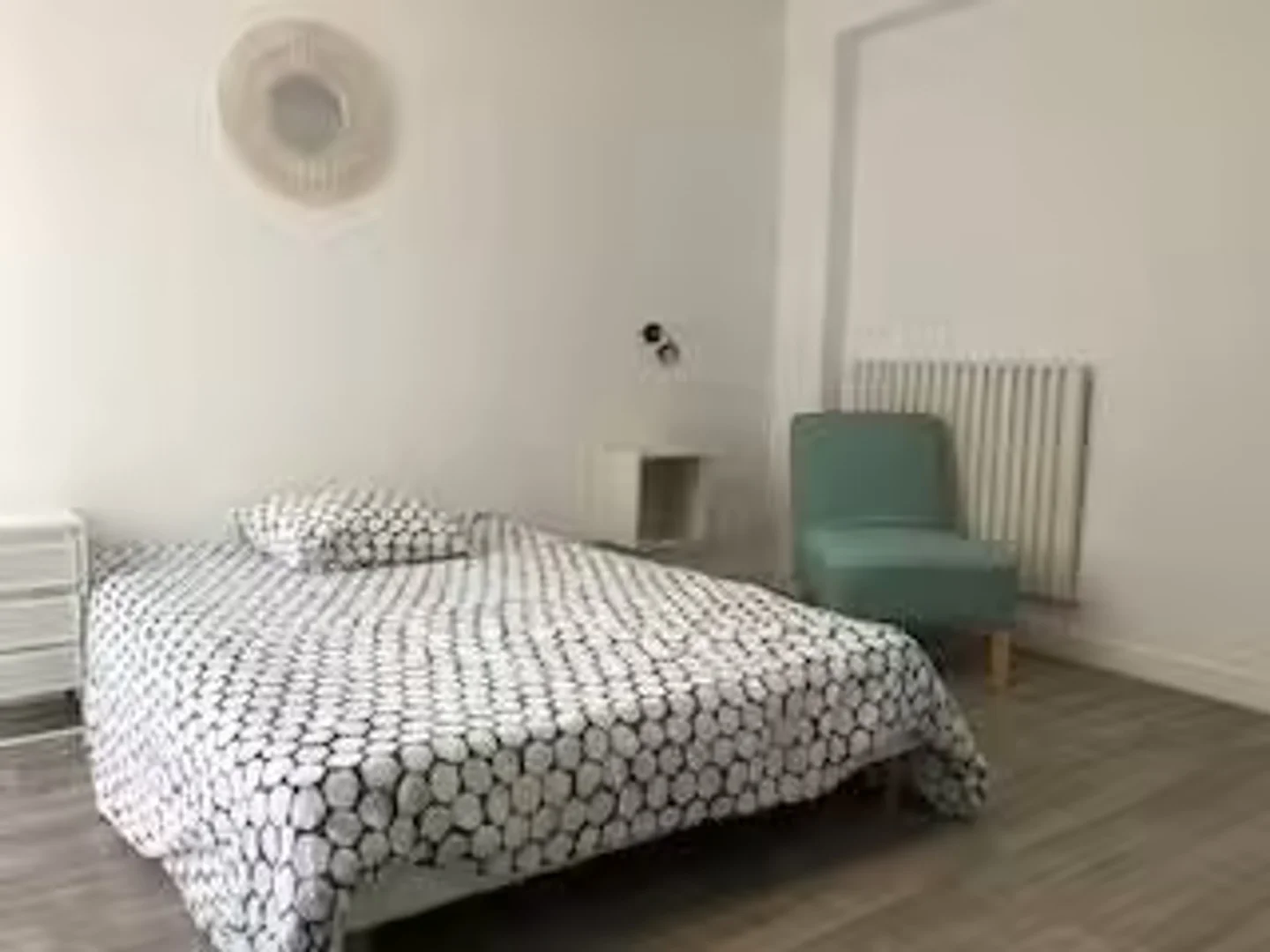 Cozy room for students available in 