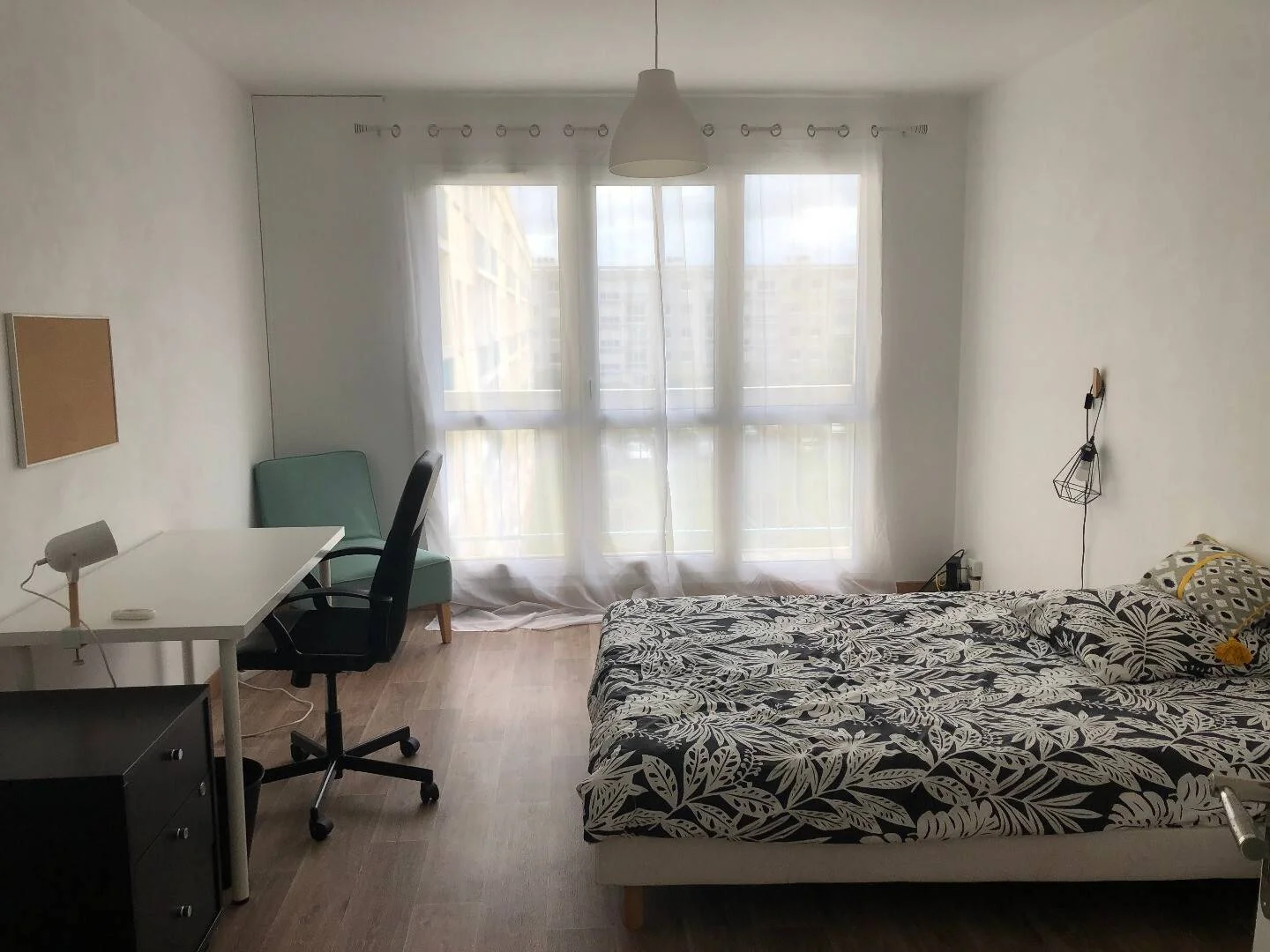 Habitación estudiantil económica con ubicación conveniente en 