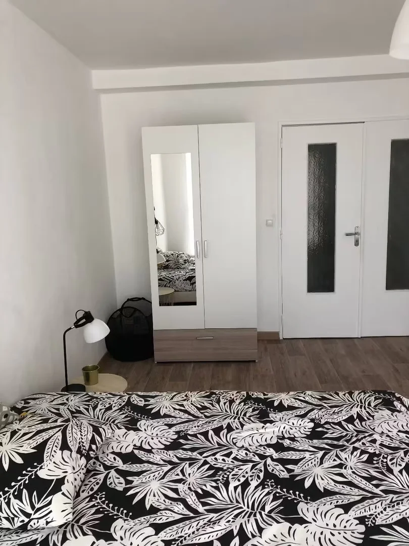 Habitación para estudiantes en  con modernas comodidades