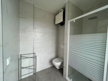 Appartamento intero in Van Heemskerckstraat, Zeeheldenbuurt, immagine 6 di 10