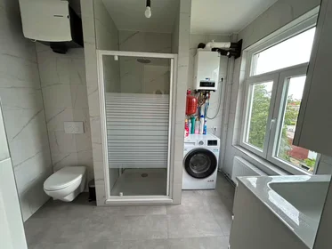 Appartamento intero in Van Heemskerckstraat, Zeeheldenbuurt, immagine 8 di 10