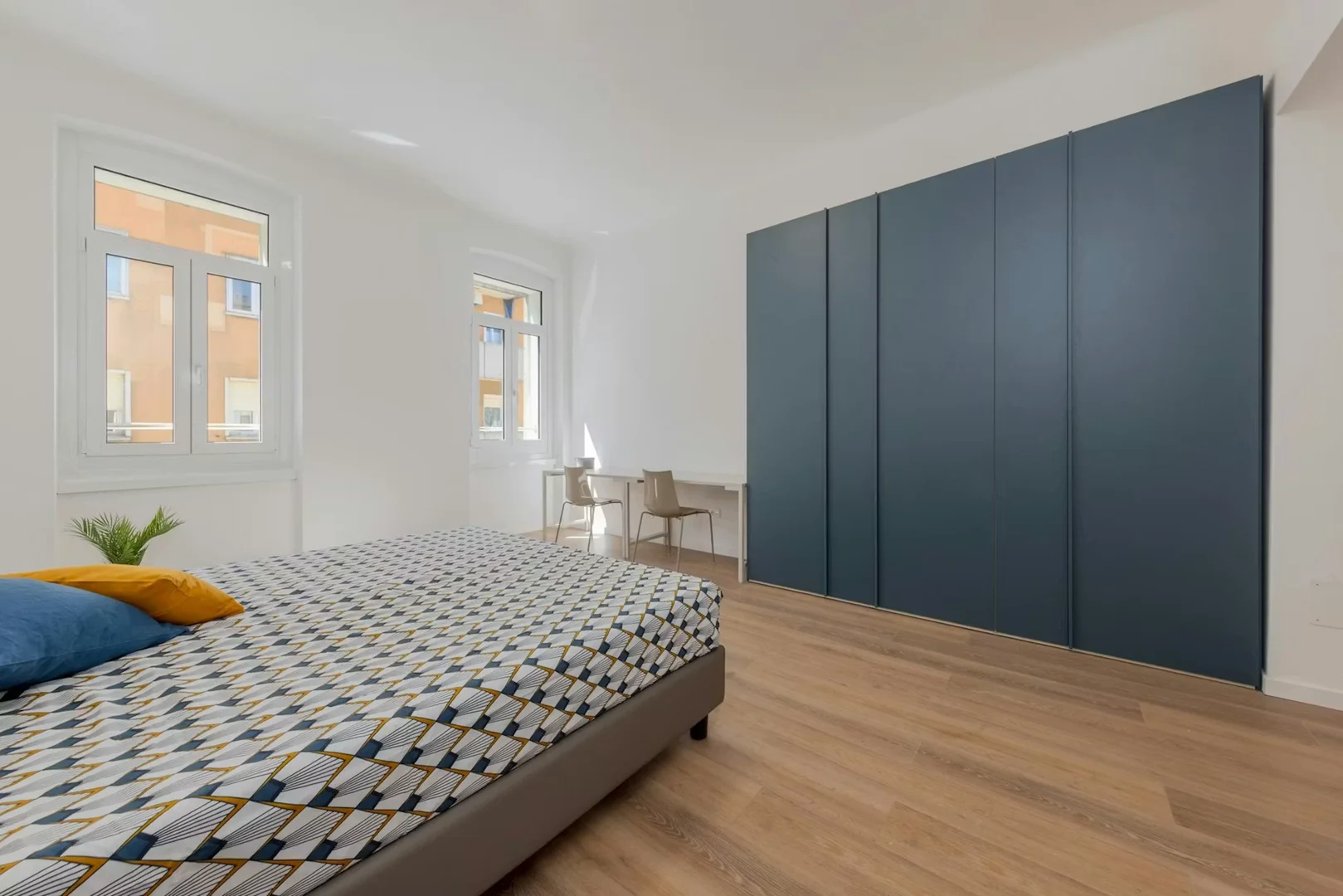 Quarto de estudante económico com localização conveniente em 