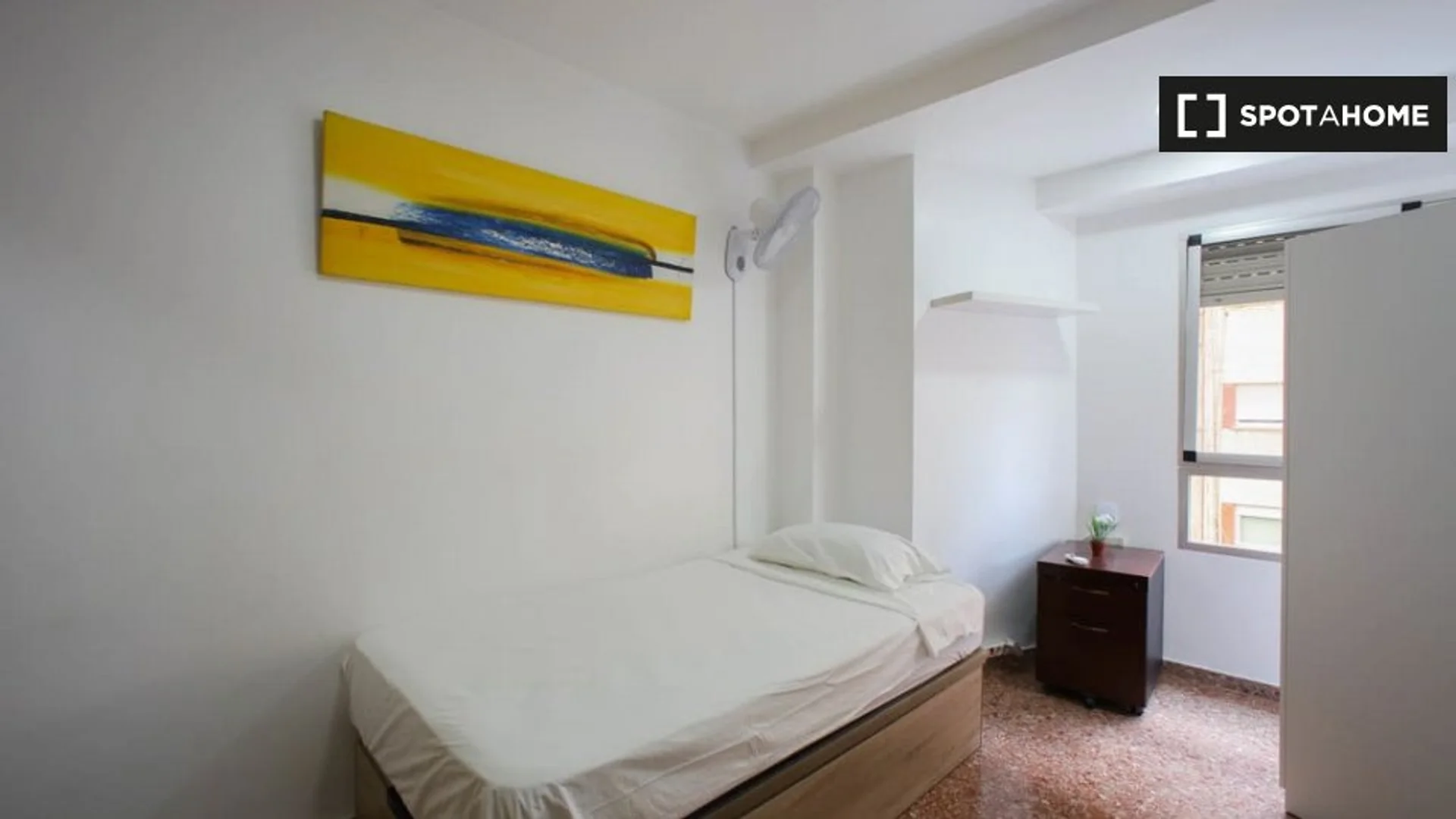 Habitación acogedora para estudiantes disponible en 