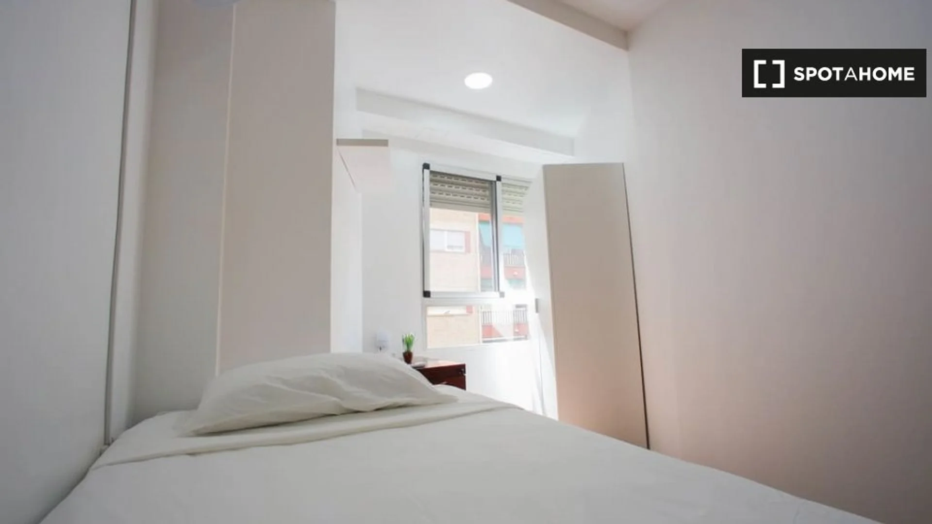 Habitación para estudiantes en  con modernas comodidades