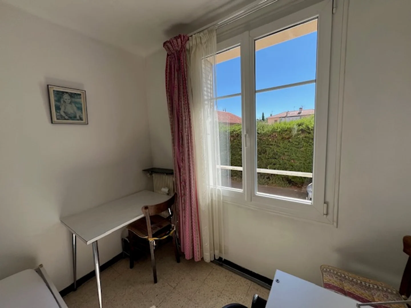 Chambre d'étudiant confortable et spacieuse dans 