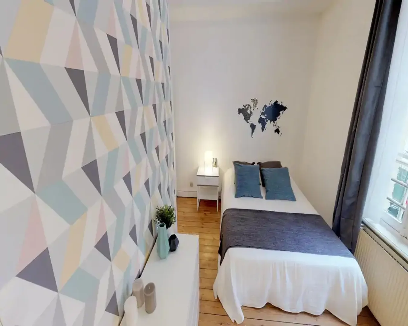 Functional student room perfect for studying in 
