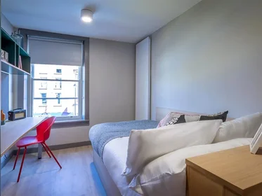 Entire apartment at 30 & 32-36 Thomas Street, image 13 of 20