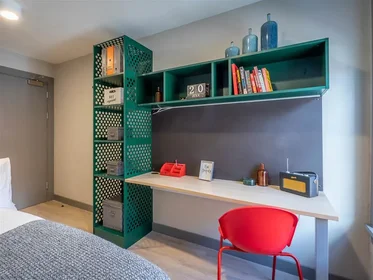 Entire apartment at 30 & 32-36 Thomas Street, image 10 of 20