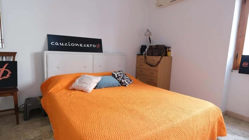 Helles Privatzimmer in Sassari