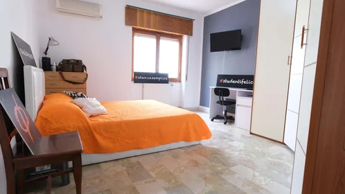 Özel oda konumu Via Andrea Cordedda, 4, 07100 Sassari SS, Italy, 8 31 görüntüsü