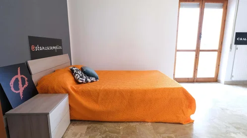 Özel oda konumu Via Andrea Cordedda, 4, 07100 Sassari SS, Italy, 2 32 görüntüsü