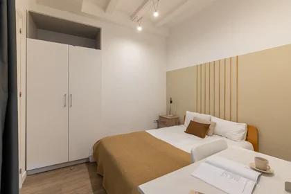 Quarto privado em Carrer de l'Hospital 68, imagem 1 de 10